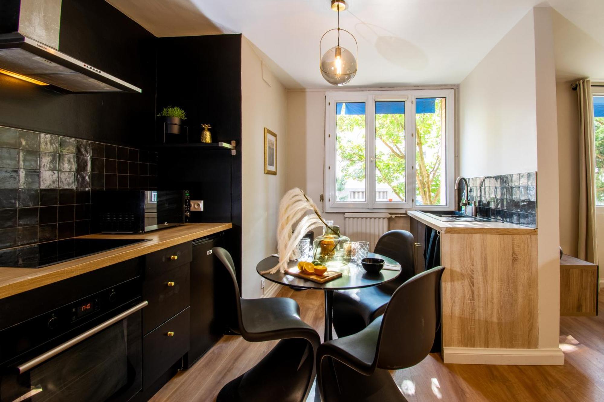 Suite Madison Villeurbanne Buitenkant foto
